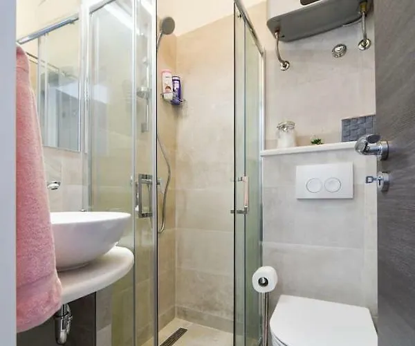 Nekic 1 게스트하우스 2*