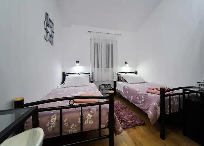 Nekic 1 Гостевой дом