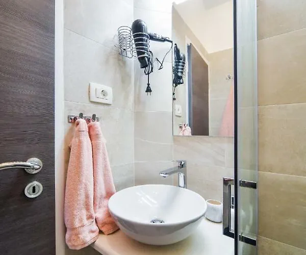 招待所 Nekic 1 2*